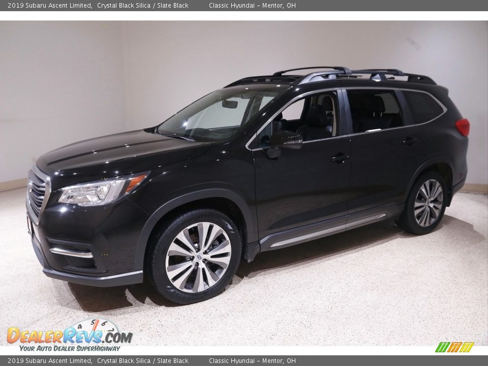 Front 3/4 View of 2019 Subaru Ascent Limited Photo #3