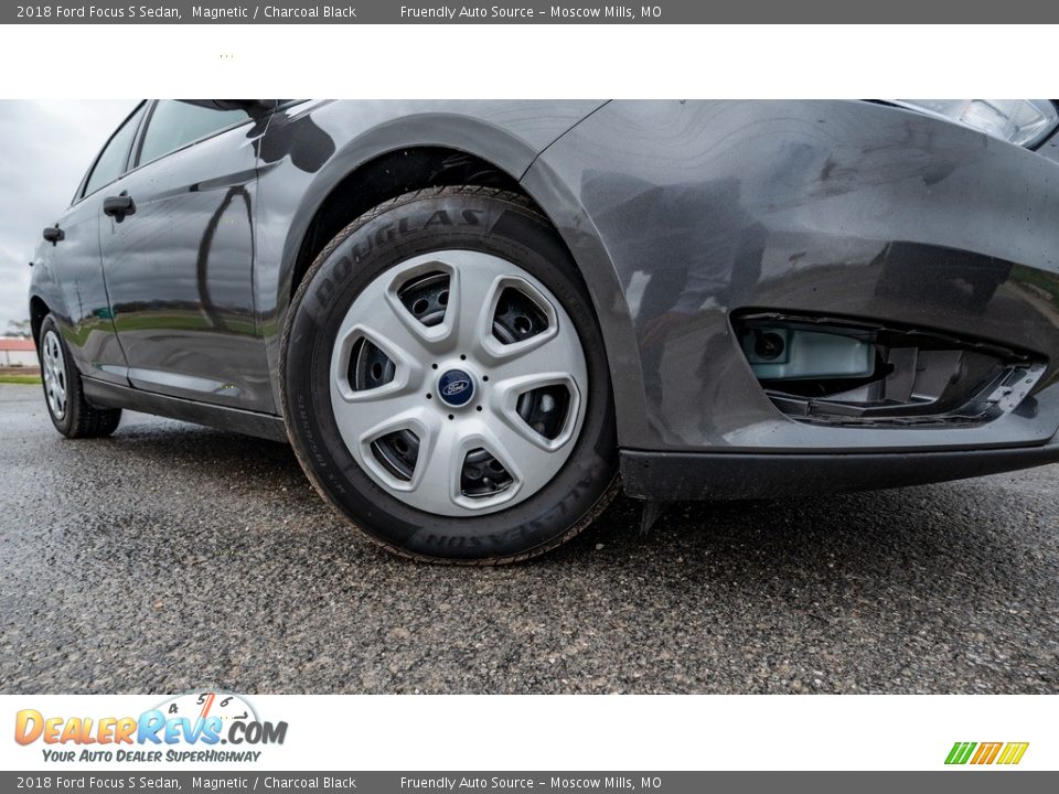 2018 Ford Focus S Sedan Magnetic / Charcoal Black Photo #2