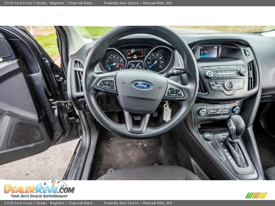 2018 Ford Focus S Sedan Magnetic / Charcoal Black Photo #27