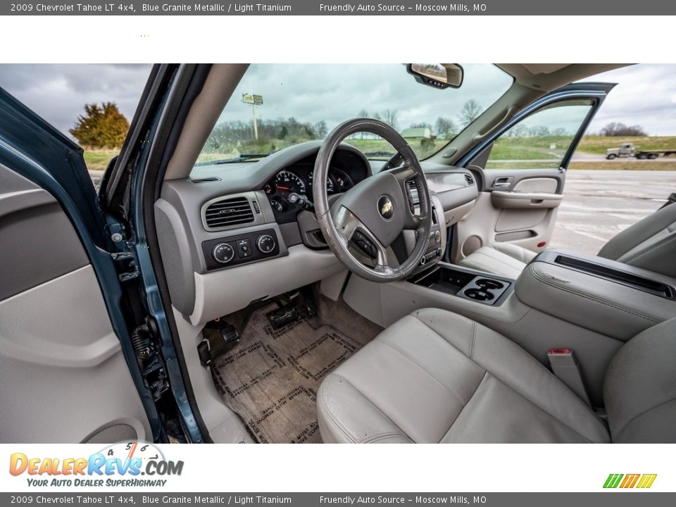 2009 Chevrolet Tahoe LT 4x4 Blue Granite Metallic / Light Titanium Photo #19