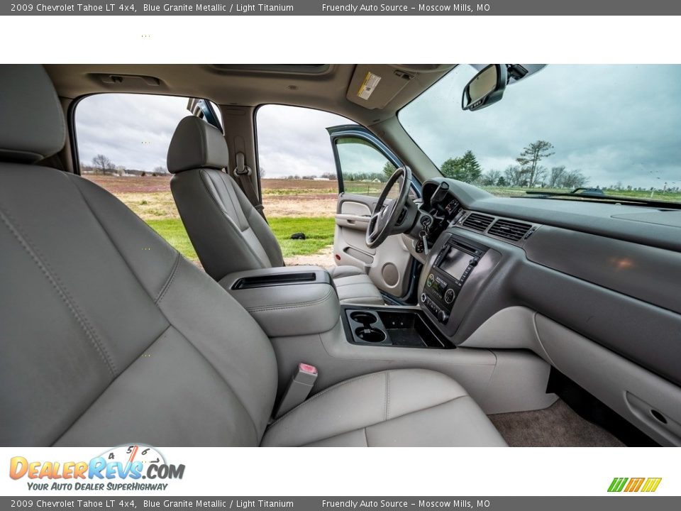 2009 Chevrolet Tahoe LT 4x4 Blue Granite Metallic / Light Titanium Photo #24