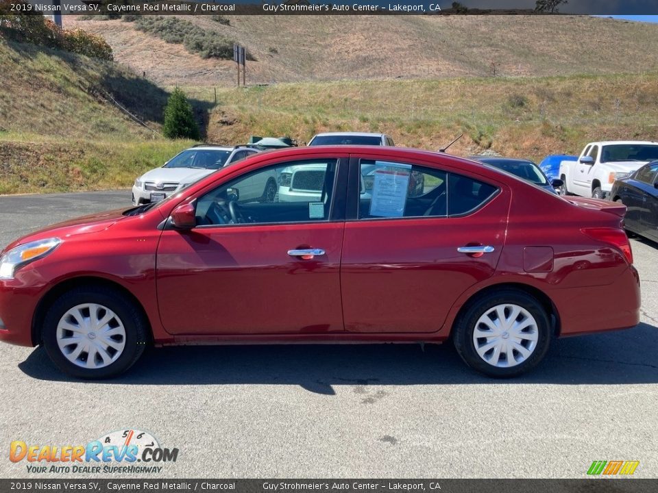 2019 Nissan Versa SV Cayenne Red Metallic / Charcoal Photo #4