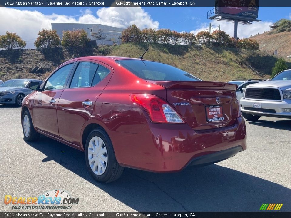 2019 Nissan Versa SV Cayenne Red Metallic / Charcoal Photo #5