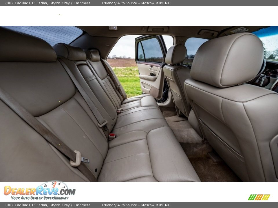 2007 Cadillac DTS Sedan Mystic Gray / Cashmere Photo #22