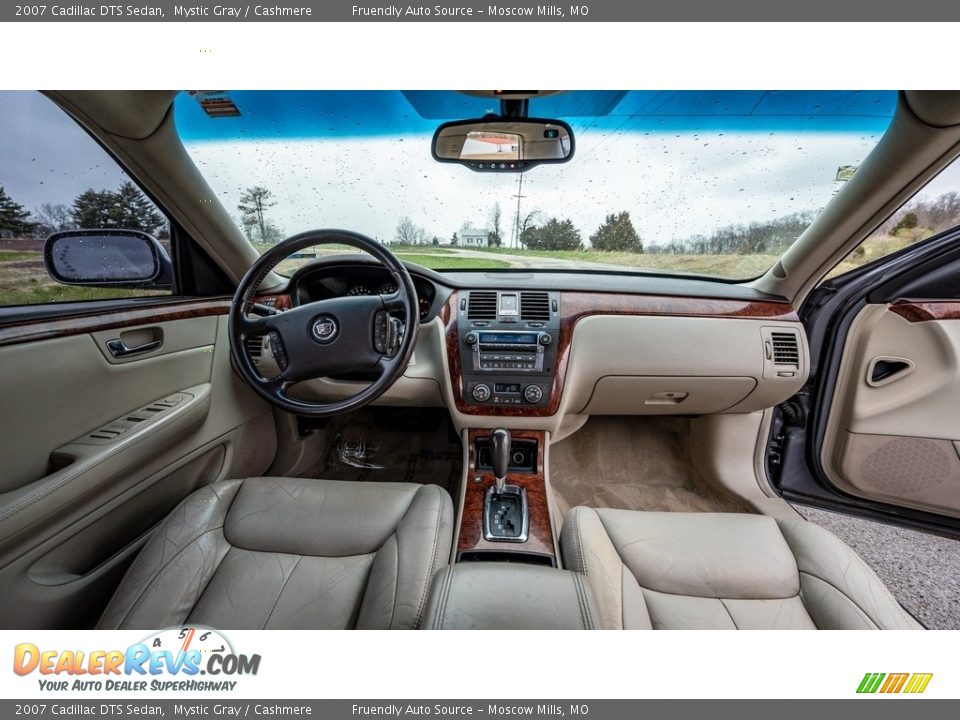 2007 Cadillac DTS Sedan Mystic Gray / Cashmere Photo #26