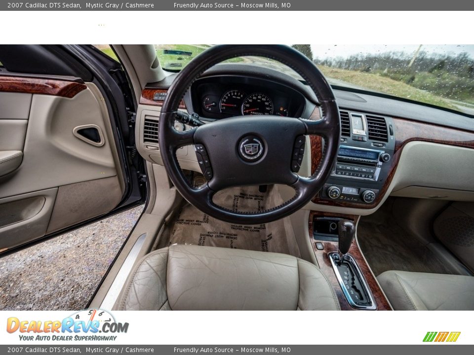 2007 Cadillac DTS Sedan Mystic Gray / Cashmere Photo #27