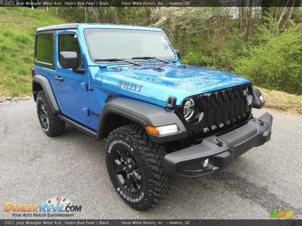 Front 3/4 View of 2022 Jeep Wrangler Willys 4x4 Photo #4