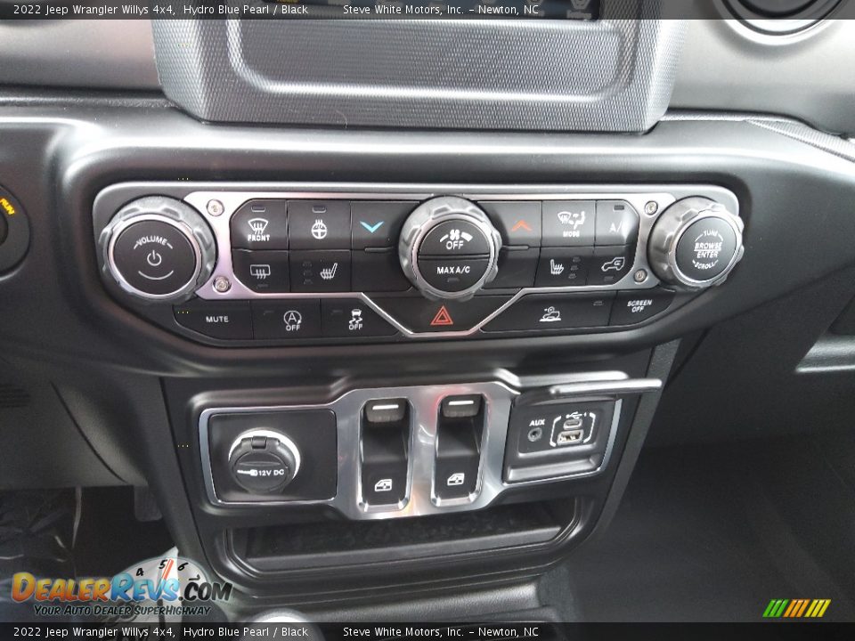 Controls of 2022 Jeep Wrangler Willys 4x4 Photo #24