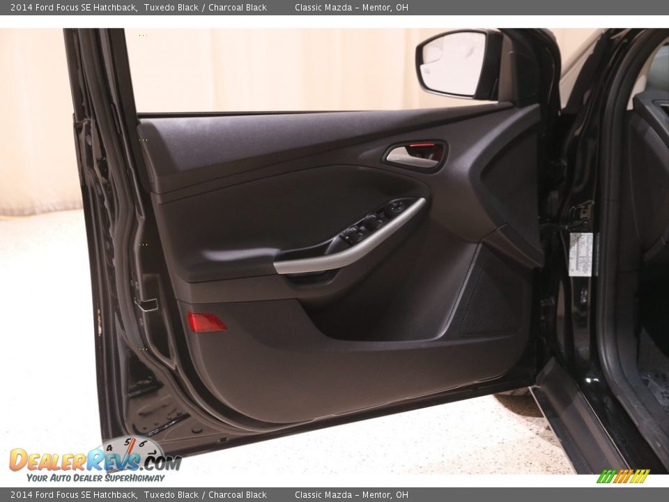 2014 Ford Focus SE Hatchback Tuxedo Black / Charcoal Black Photo #4