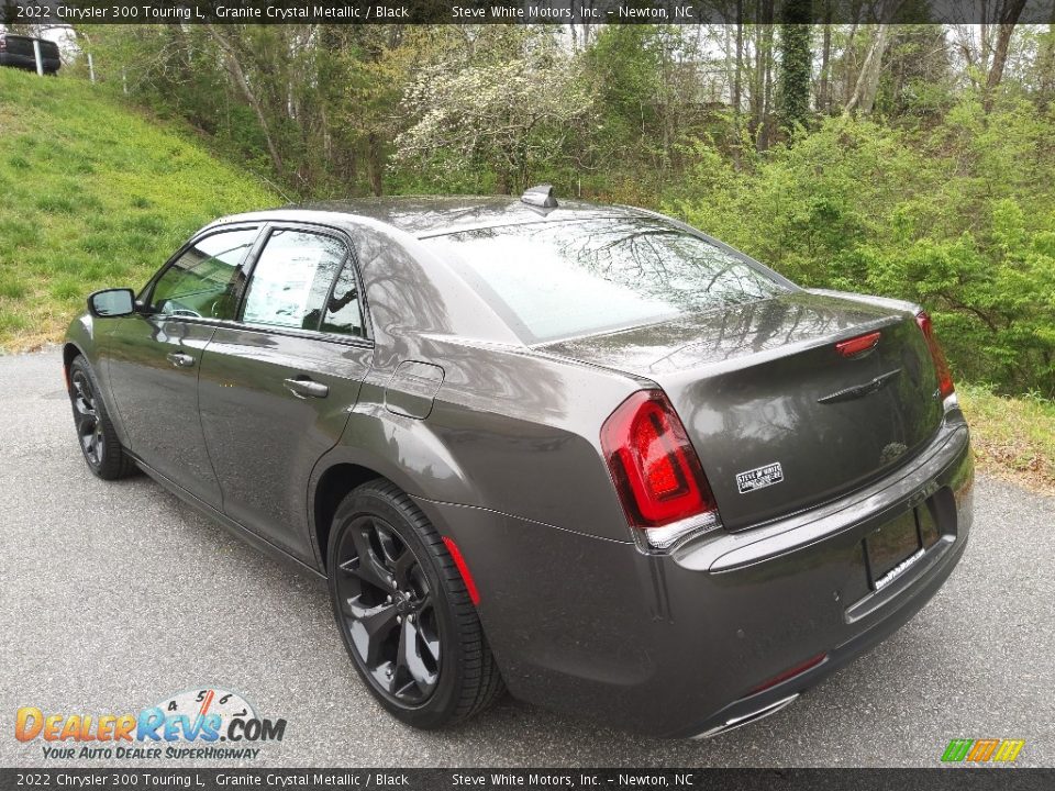 2022 Chrysler 300 Touring L Granite Crystal Metallic / Black Photo #8