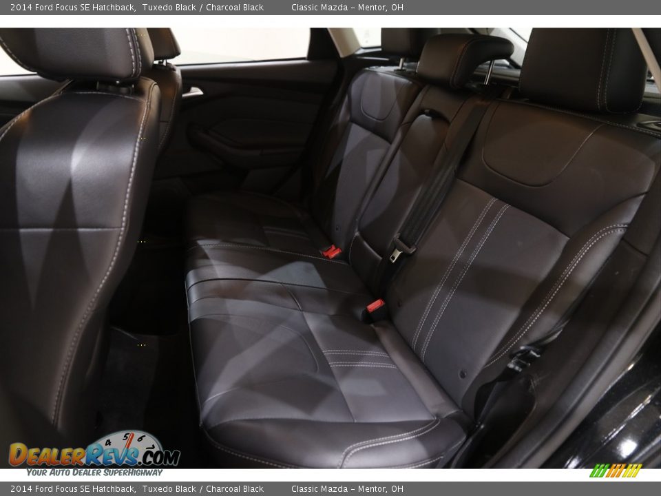2014 Ford Focus SE Hatchback Tuxedo Black / Charcoal Black Photo #16