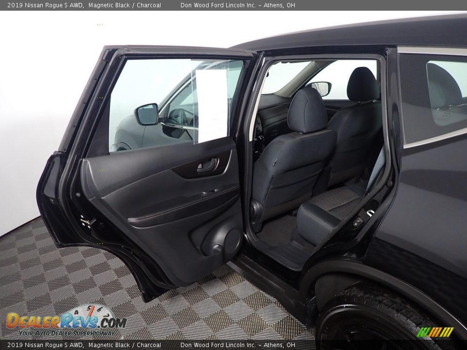 2019 Nissan Rogue S AWD Magnetic Black / Charcoal Photo #34