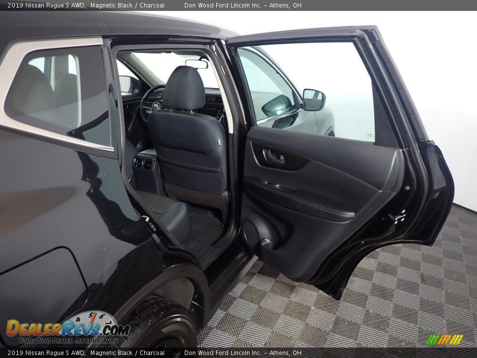 2019 Nissan Rogue S AWD Magnetic Black / Charcoal Photo #36