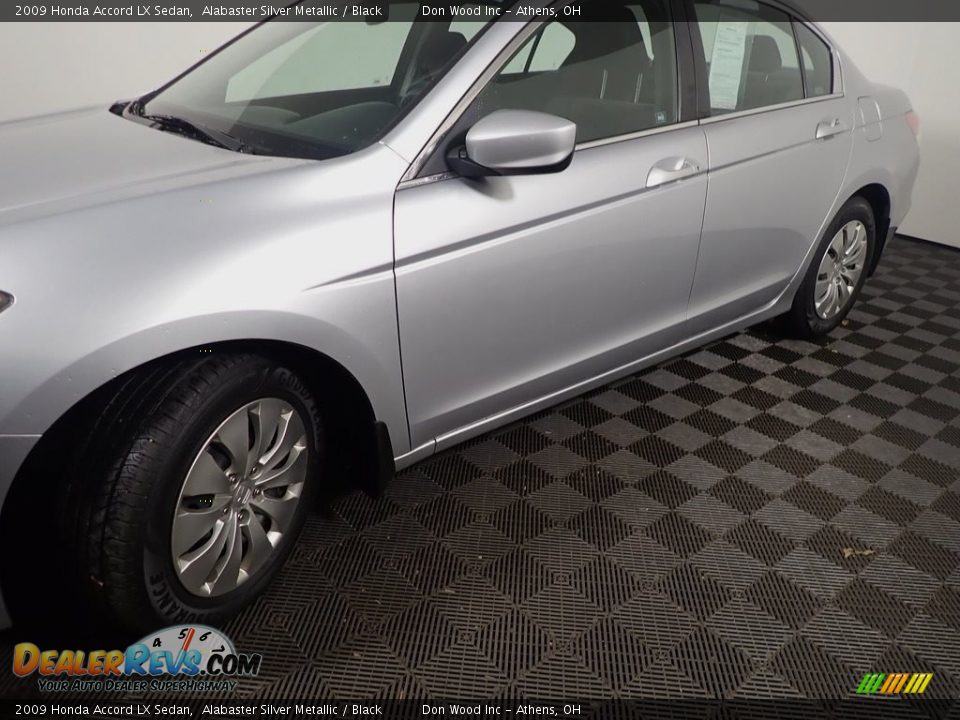 2009 Honda Accord LX Sedan Alabaster Silver Metallic / Black Photo #9