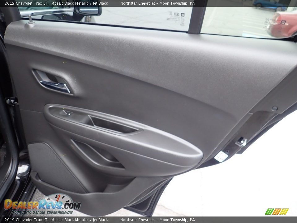 Door Panel of 2019 Chevrolet Trax LT Photo #19