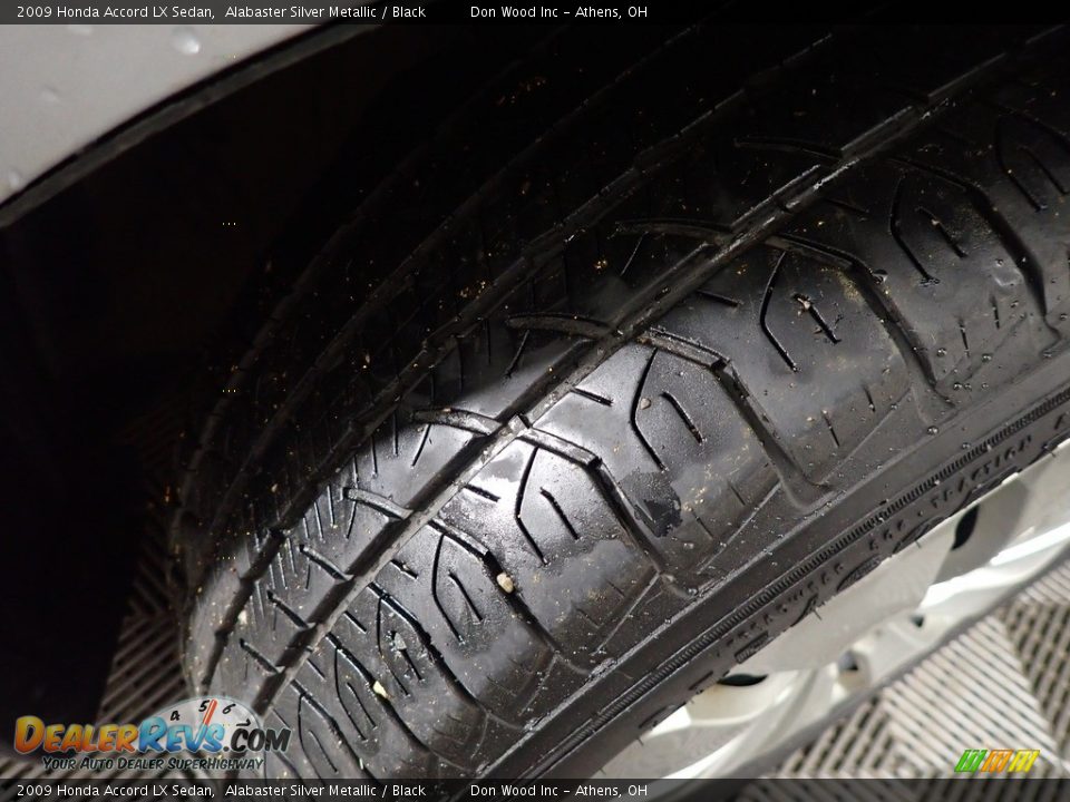 2009 Honda Accord LX Sedan Alabaster Silver Metallic / Black Photo #17