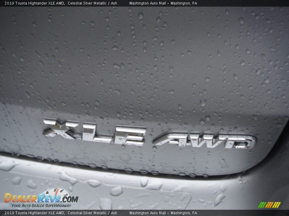 2019 Toyota Highlander XLE AWD Celestial Silver Metallic / Ash Photo #17
