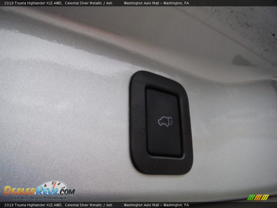 2019 Toyota Highlander XLE AWD Celestial Silver Metallic / Ash Photo #34