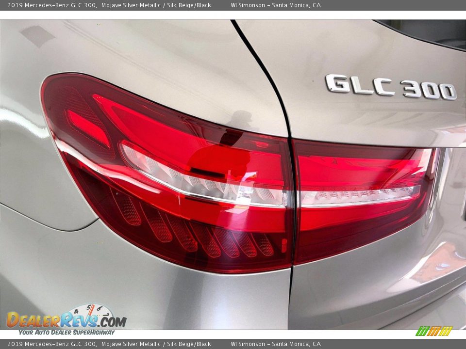 2019 Mercedes-Benz GLC 300 Mojave Silver Metallic / Silk Beige/Black Photo #29