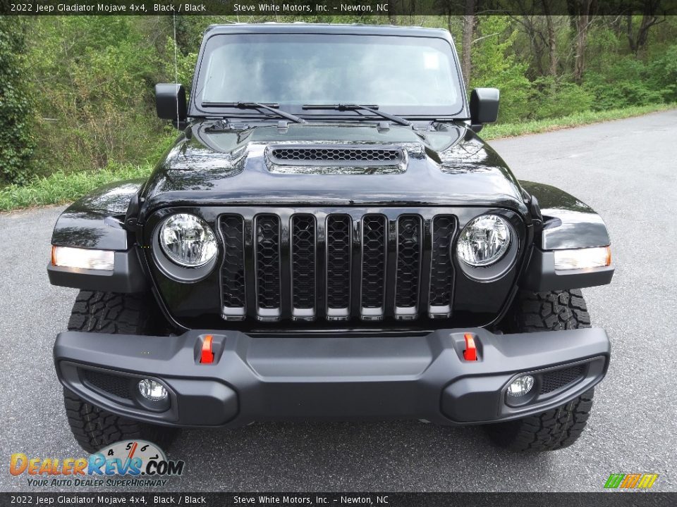 2022 Jeep Gladiator Mojave 4x4 Black / Black Photo #3