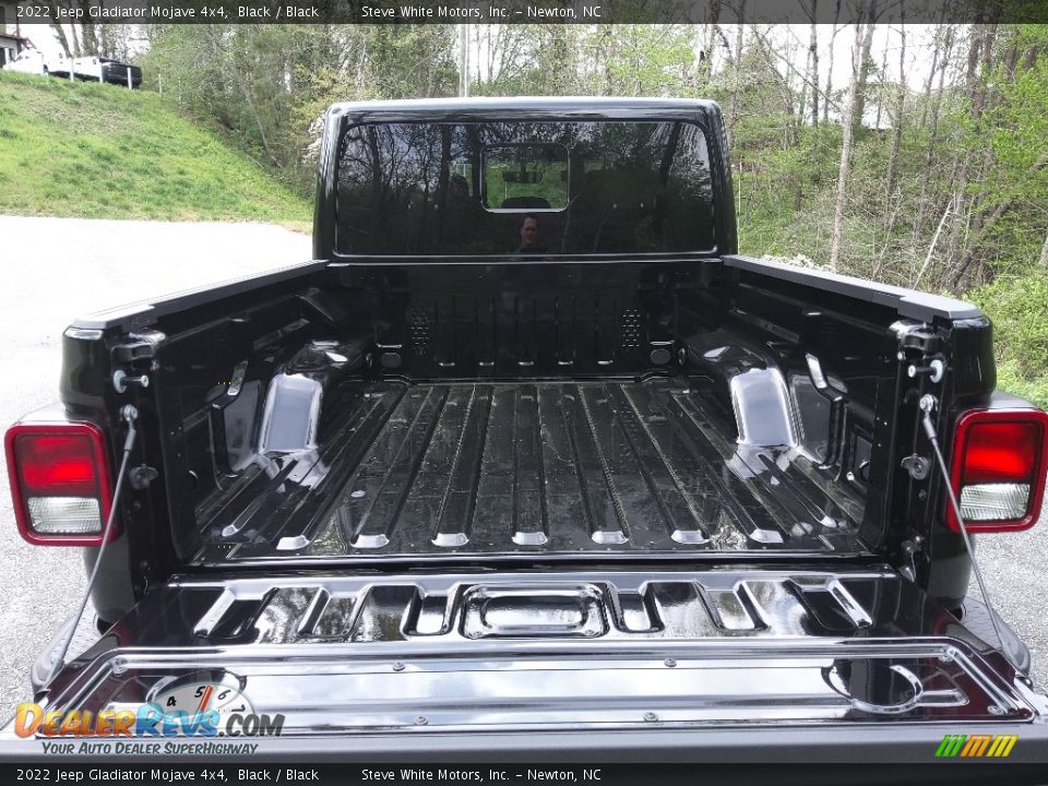 2022 Jeep Gladiator Mojave 4x4 Black / Black Photo #8