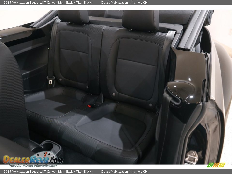 2015 Volkswagen Beetle 1.8T Convertible Black / Titan Black Photo #18