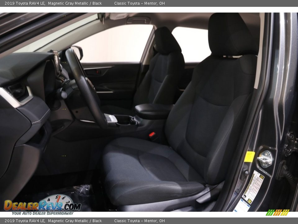 2019 Toyota RAV4 LE Magnetic Gray Metallic / Black Photo #5