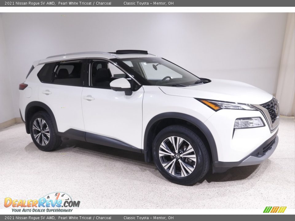 2021 Nissan Rogue SV AWD Pearl White Tricoat / Charcoal Photo #1