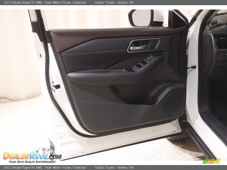 2021 Nissan Rogue SV AWD Pearl White Tricoat / Charcoal Photo #4