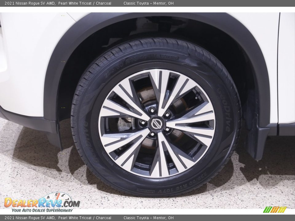 2021 Nissan Rogue SV AWD Pearl White Tricoat / Charcoal Photo #17