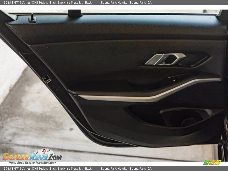 2019 BMW 3 Series 330i Sedan Black Sapphire Metallic / Black Photo #32