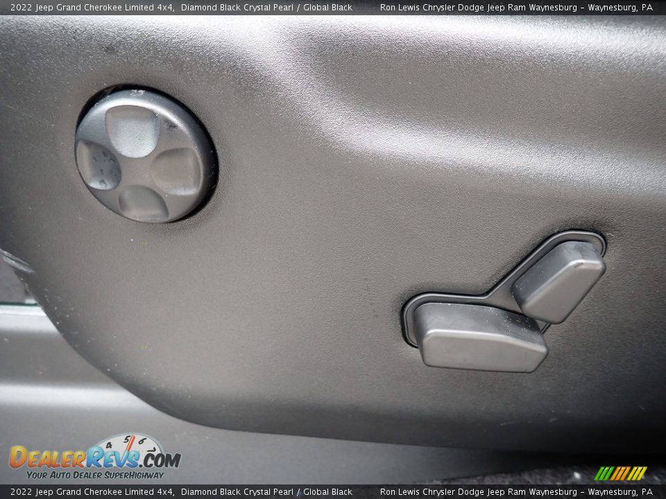 2022 Jeep Grand Cherokee Limited 4x4 Diamond Black Crystal Pearl / Global Black Photo #16