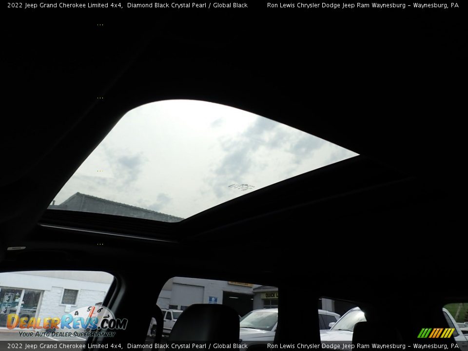 2022 Jeep Grand Cherokee Limited 4x4 Diamond Black Crystal Pearl / Global Black Photo #17
