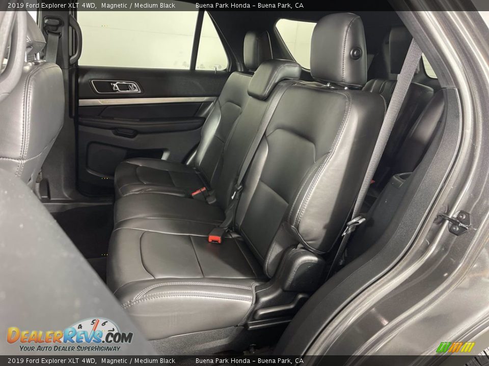 2019 Ford Explorer XLT 4WD Magnetic / Medium Black Photo #26