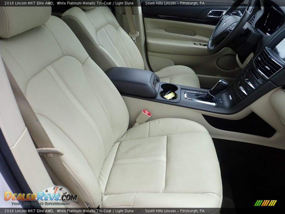 Front Seat of 2016 Lincoln MKT Elite AWD Photo #10