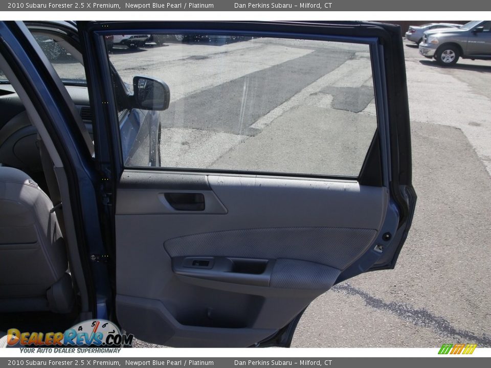 2010 Subaru Forester 2.5 X Premium Newport Blue Pearl / Platinum Photo #14