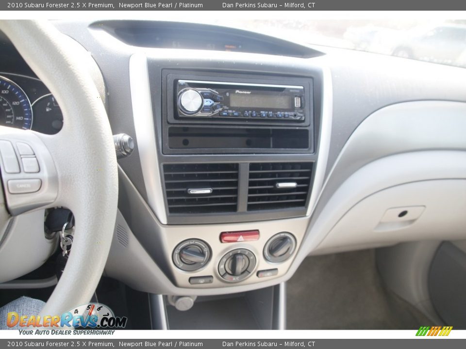 2010 Subaru Forester 2.5 X Premium Newport Blue Pearl / Platinum Photo #18