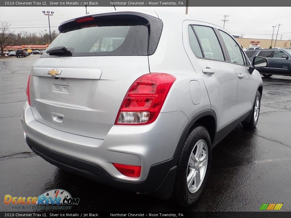 2019 Chevrolet Trax LS Silver Ice Metallic / Jet Black Photo #8