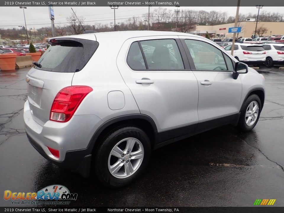 Silver Ice Metallic 2019 Chevrolet Trax LS Photo #9