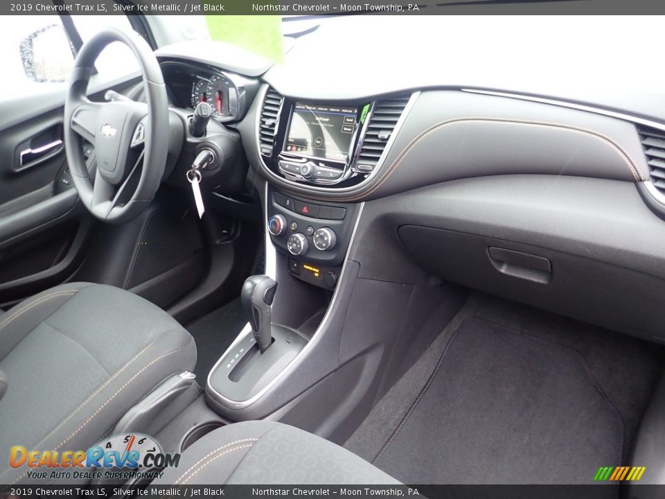 Dashboard of 2019 Chevrolet Trax LS Photo #16