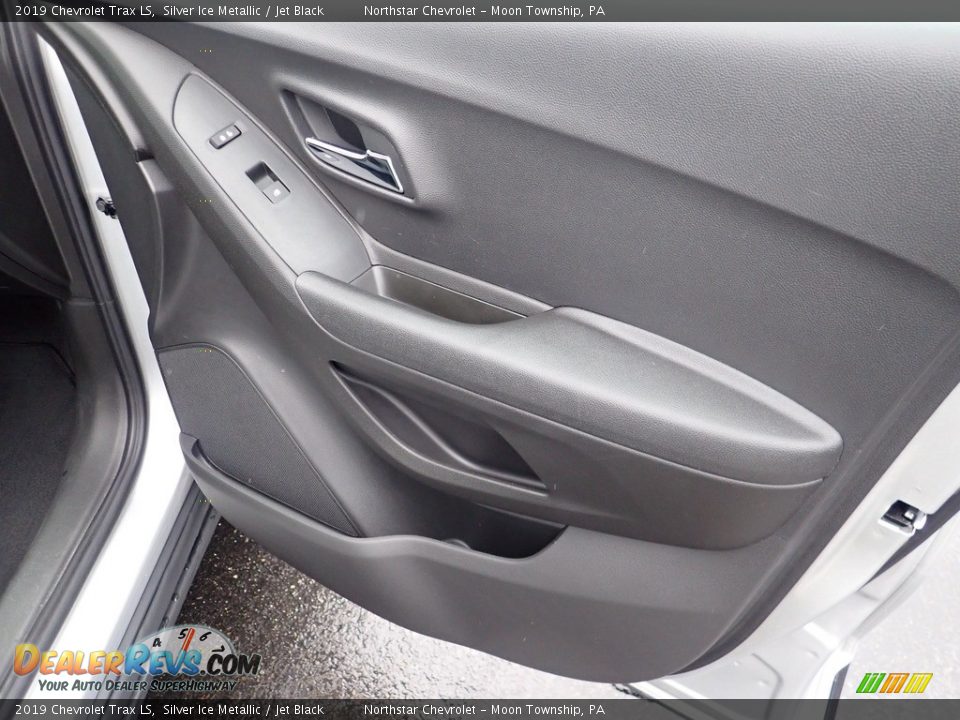Door Panel of 2019 Chevrolet Trax LS Photo #17