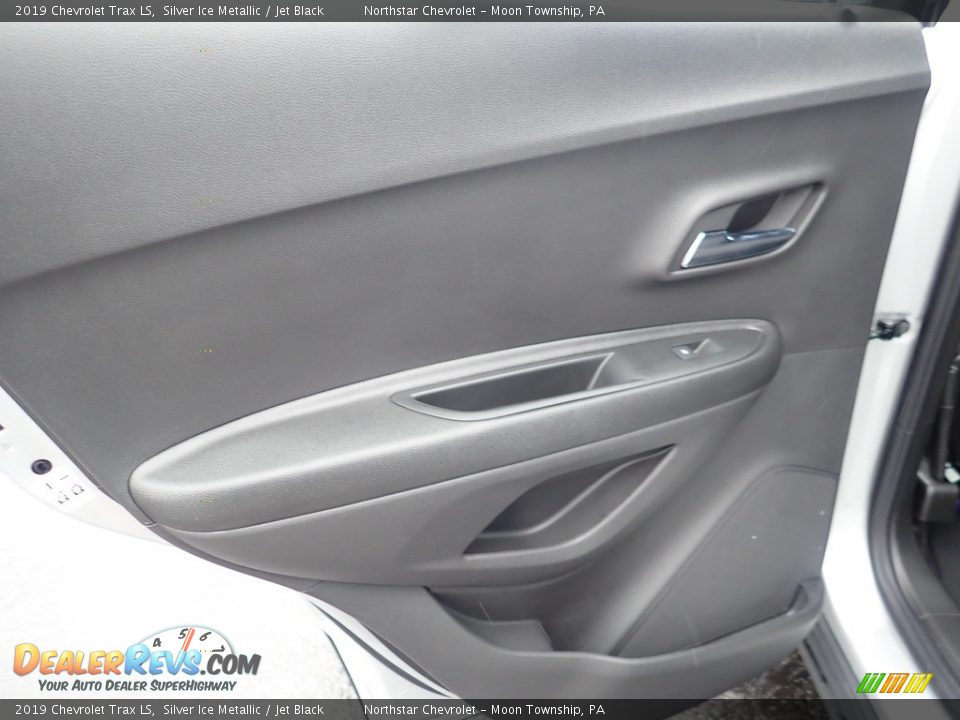 Door Panel of 2019 Chevrolet Trax LS Photo #23