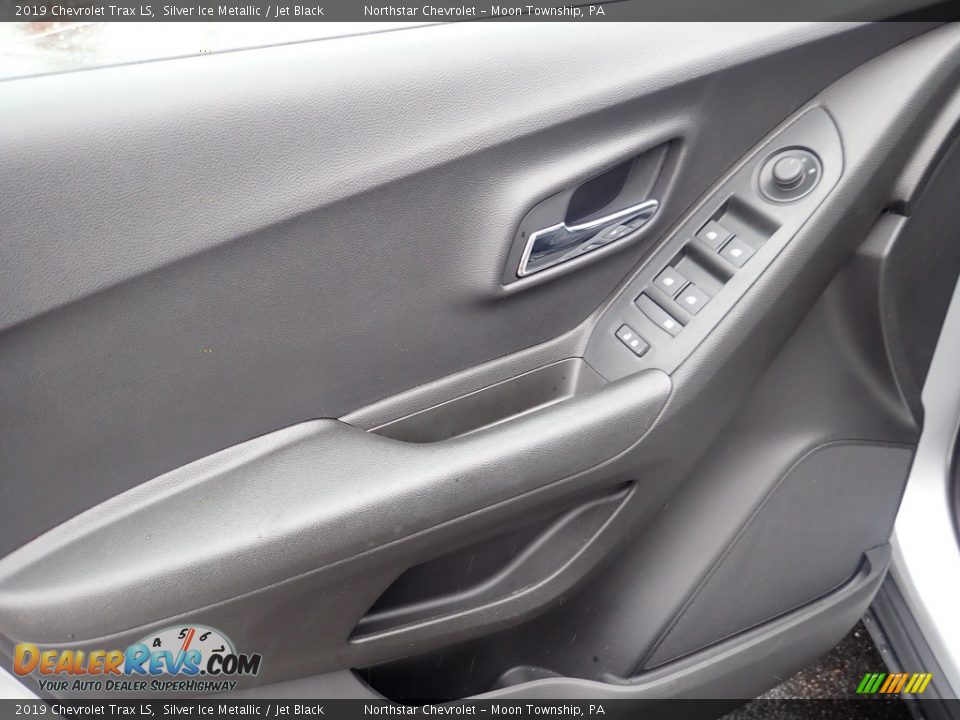 Door Panel of 2019 Chevrolet Trax LS Photo #24