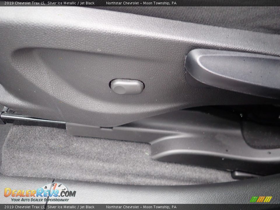 Front Seat of 2019 Chevrolet Trax LS Photo #25