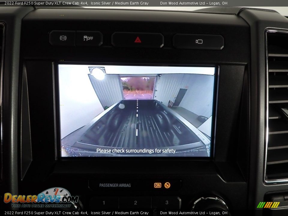 2022 Ford F250 Super Duty XLT Crew Cab 4x4 Iconic Silver / Medium Earth Gray Photo #3