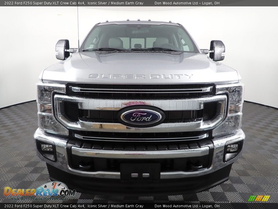 2022 Ford F250 Super Duty XLT Crew Cab 4x4 Iconic Silver / Medium Earth Gray Photo #5