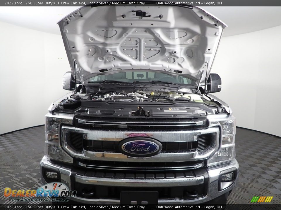 2022 Ford F250 Super Duty XLT Crew Cab 4x4 Iconic Silver / Medium Earth Gray Photo #6