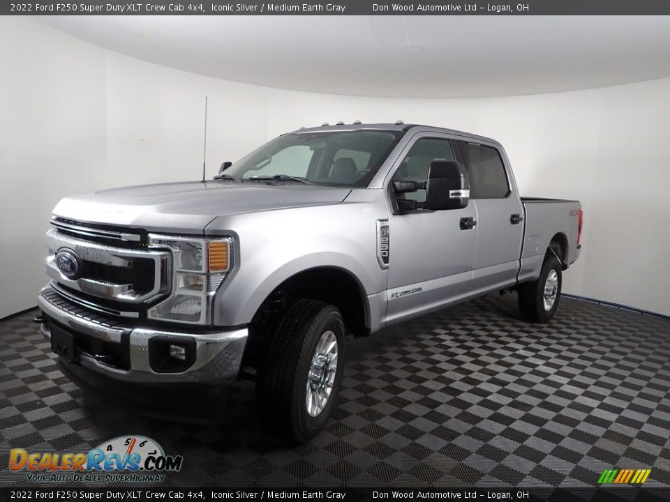 2022 Ford F250 Super Duty XLT Crew Cab 4x4 Iconic Silver / Medium Earth Gray Photo #8