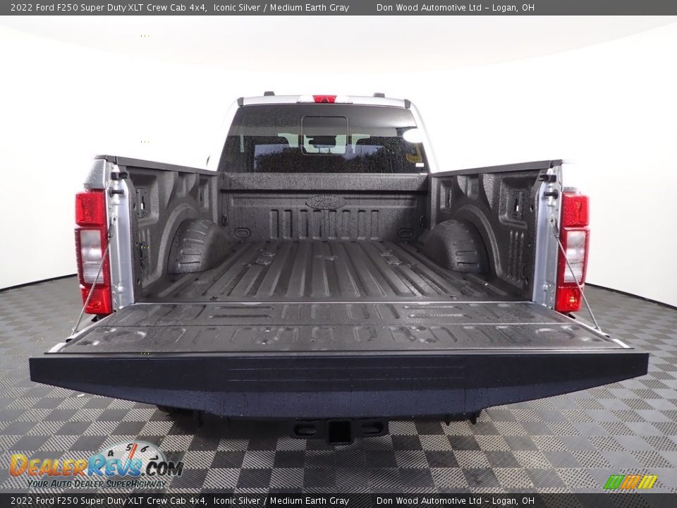 2022 Ford F250 Super Duty XLT Crew Cab 4x4 Iconic Silver / Medium Earth Gray Photo #11