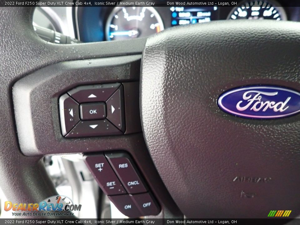 2022 Ford F250 Super Duty XLT Crew Cab 4x4 Iconic Silver / Medium Earth Gray Photo #18